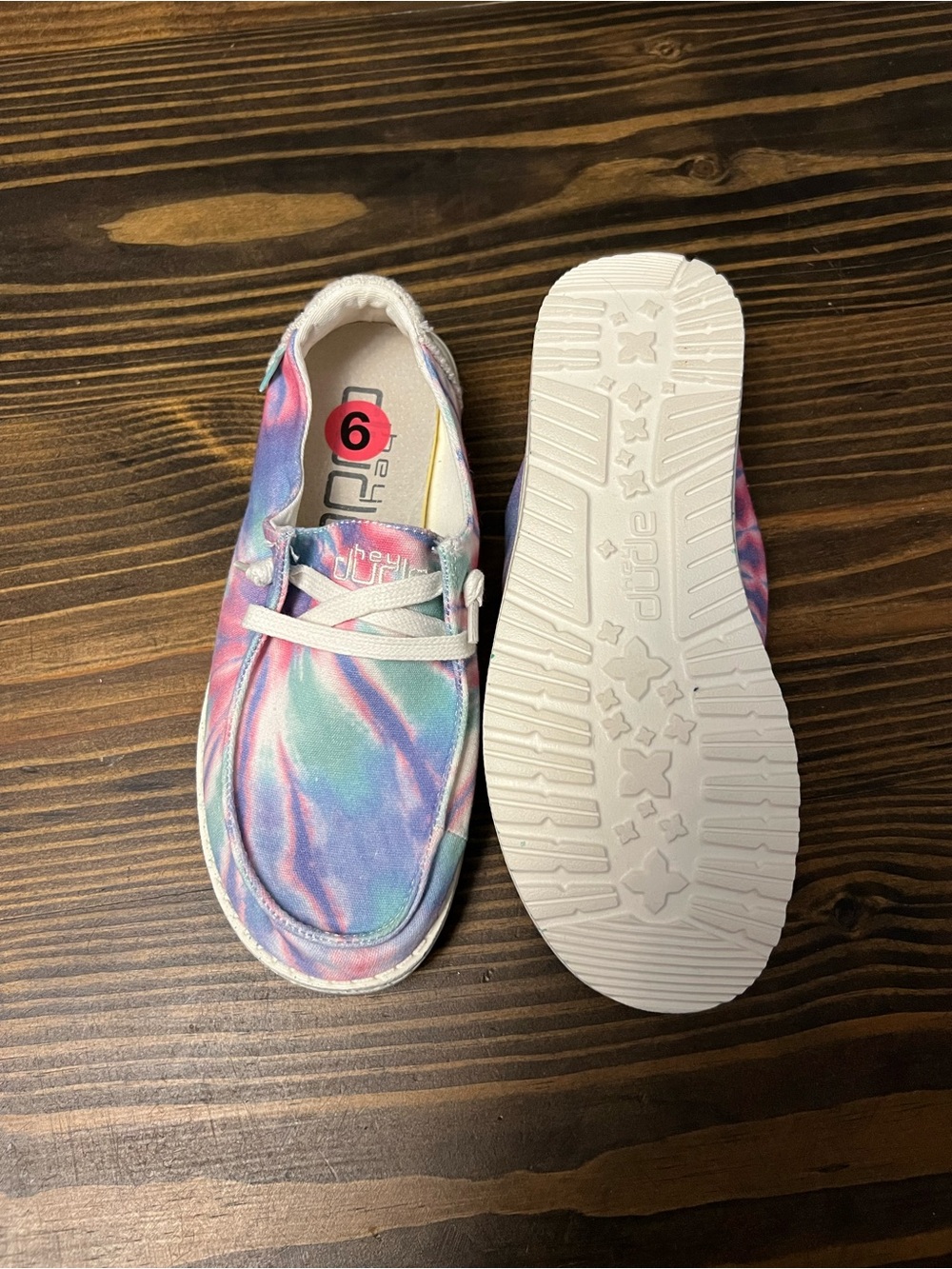 Woman’s Tie-Dye Canvas Hey Dudes- Pastel Pink, Blue & Purple Size 6- NWOT - Picture 4 of 4